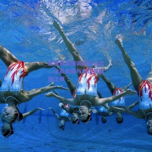 库里赛后强调团队信念，全员贡献与自信是取胜之钥